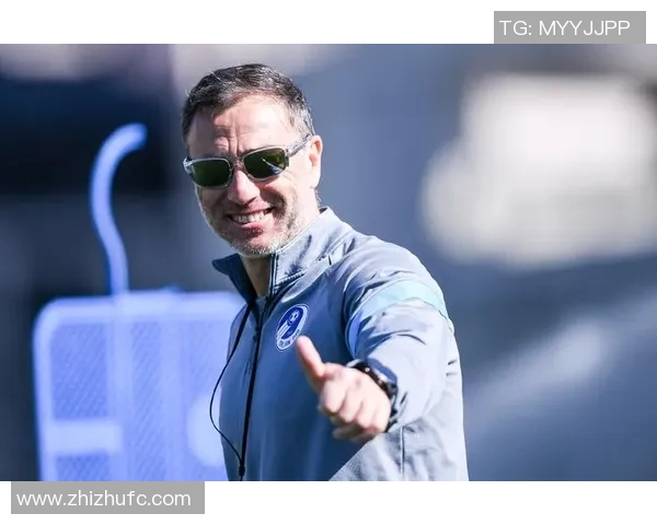 帕奎塔闪耀绿茵场展现足球天赋助力球队争夺荣誉